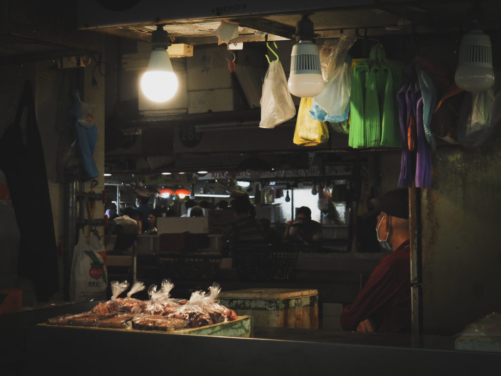 街拍屏東東港漁市場攤販