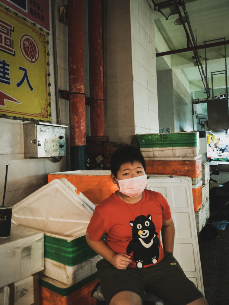 街拍屏東東港漁市場攤販