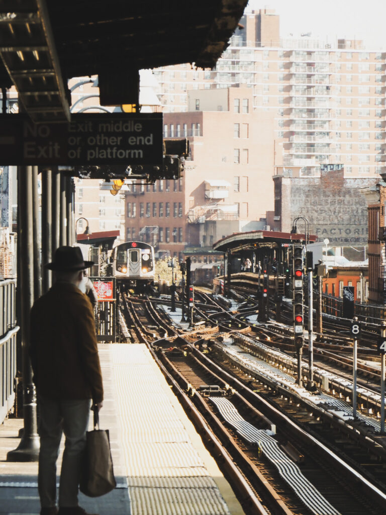 紐約地鐵站軌道風景