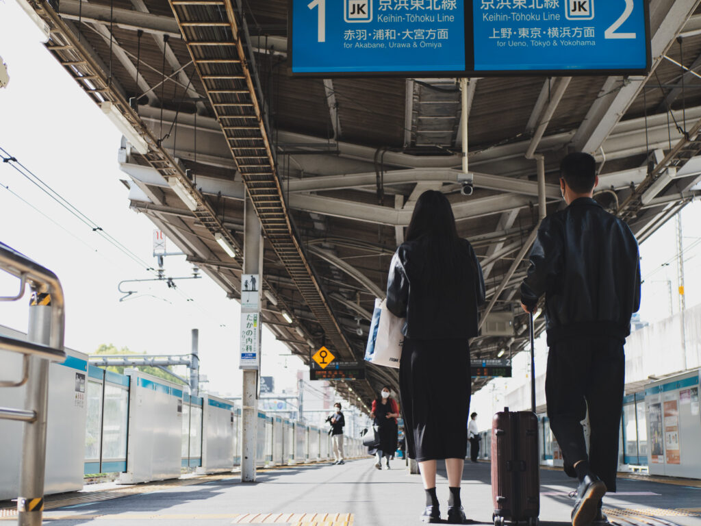 海外日本東京街頭自助輕婚紗 日本電車站